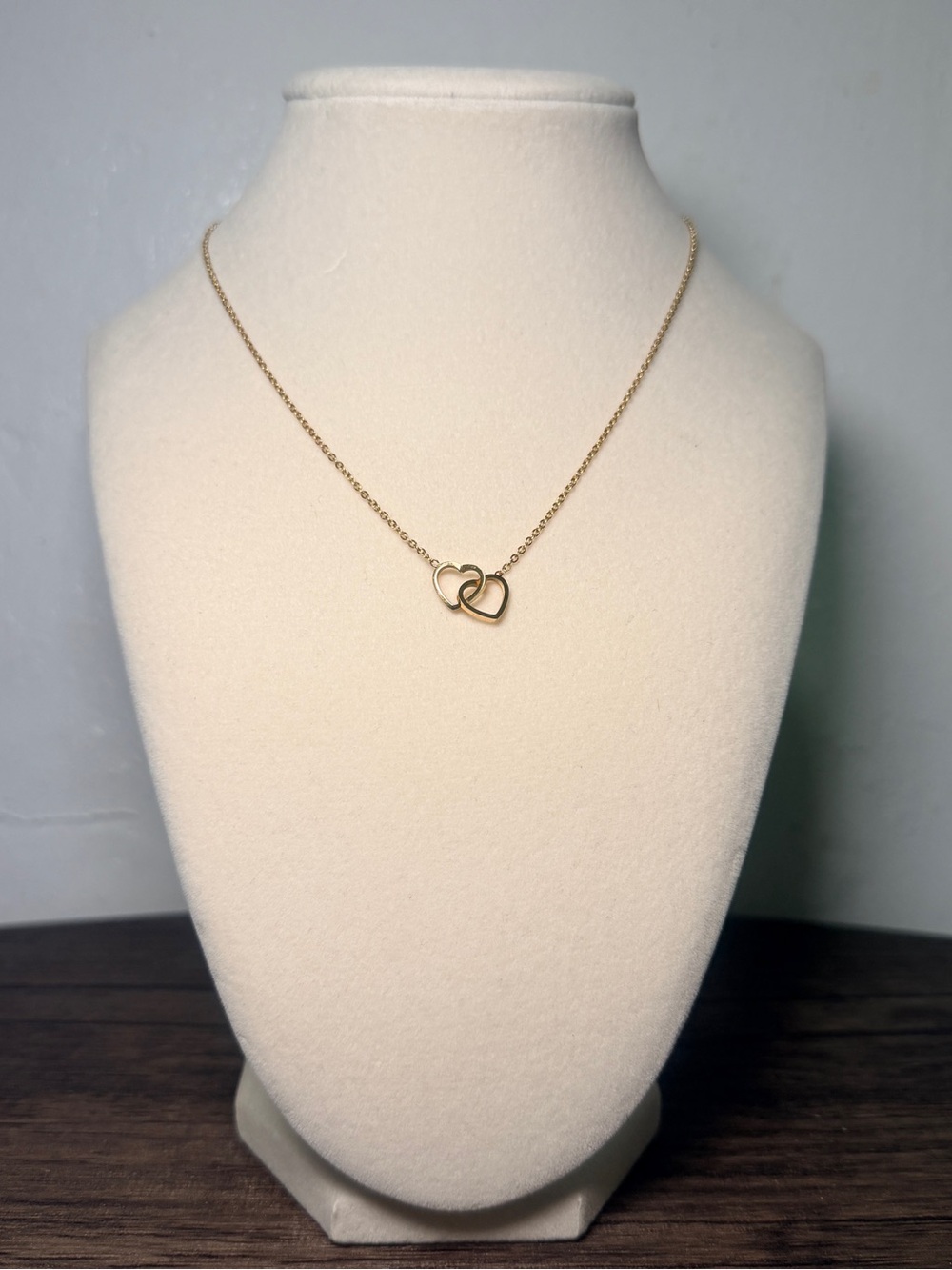 Interlinked Heart Pendant Necklace - Gold